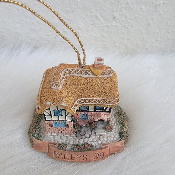 Baileys Original Irish Cream 1999 Lmtd Edition Christmas Tudor Cottage Ornament - Picture 2 of 4